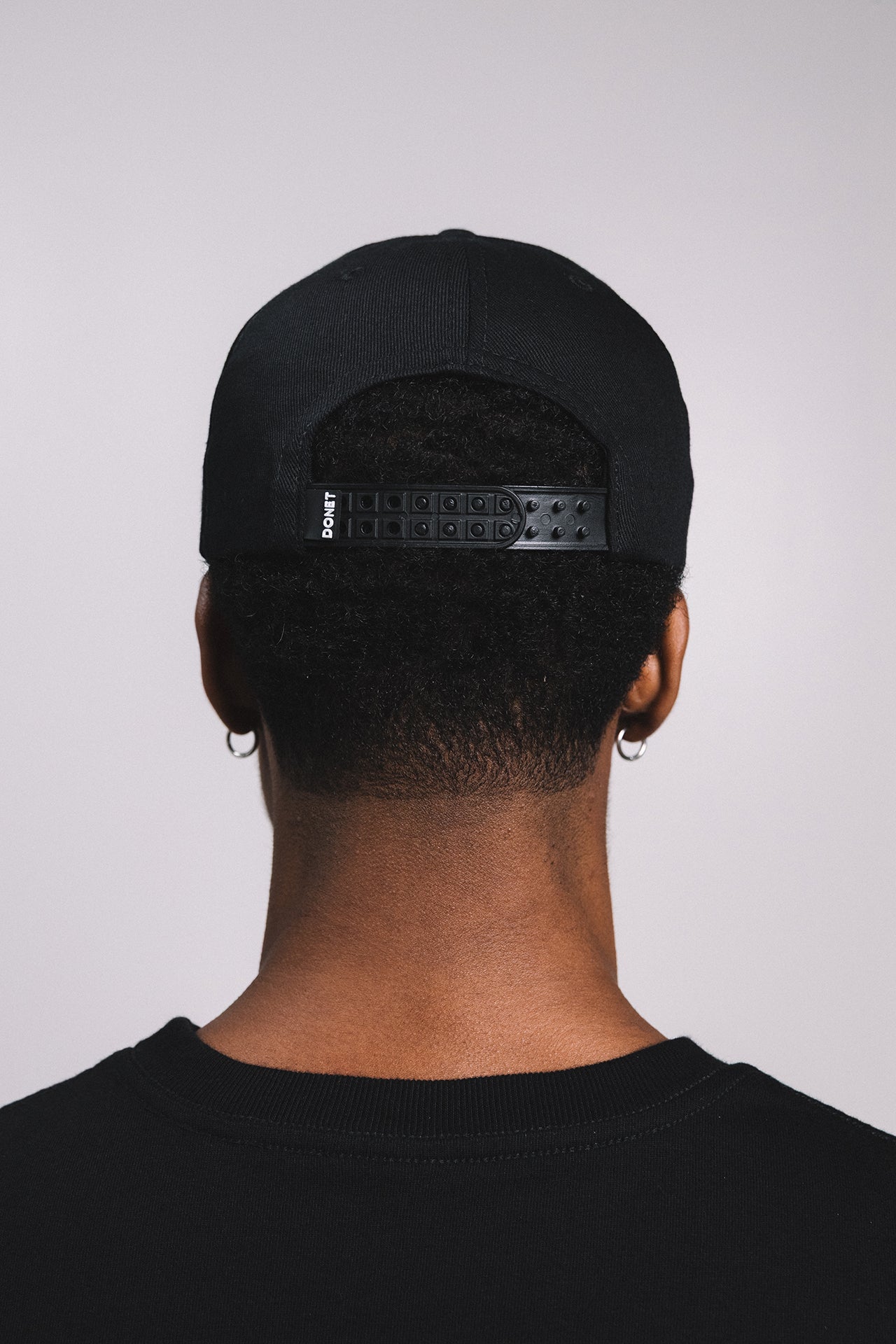 CAP REBORN BLACK WHITE